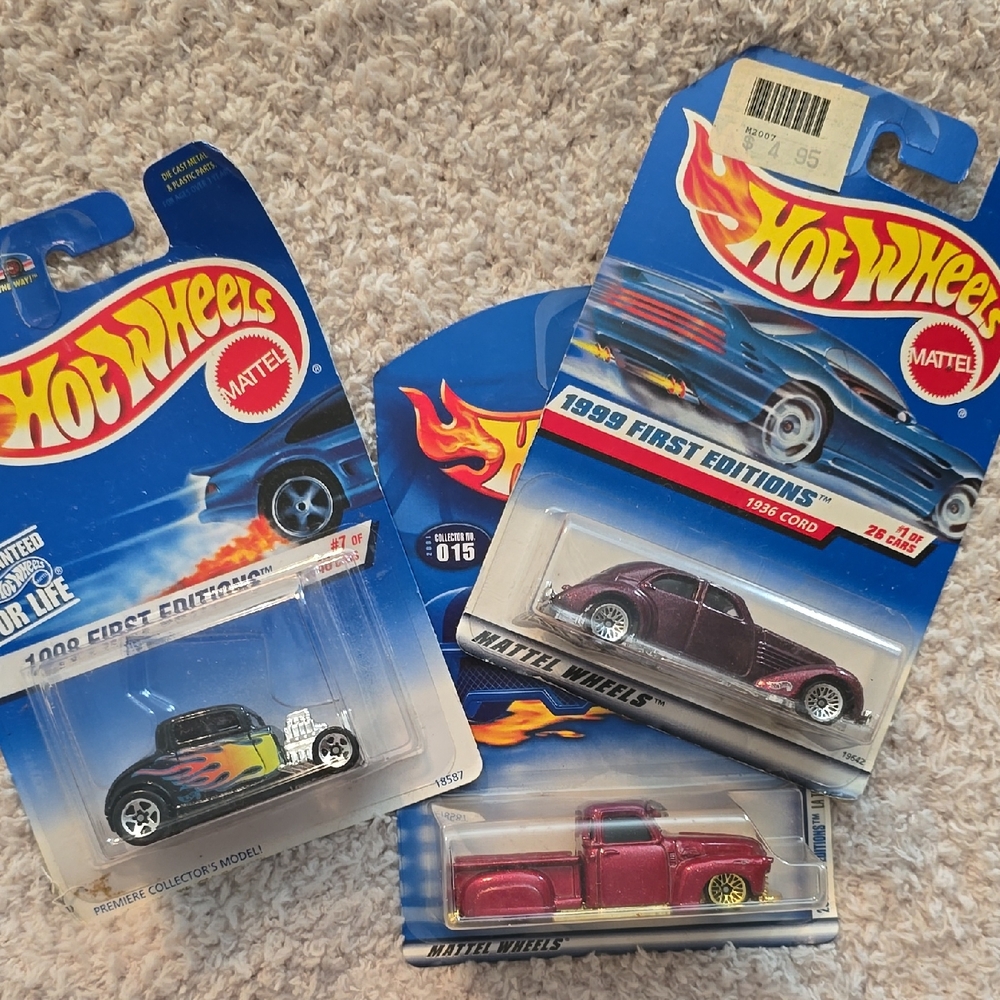 ♡♡♡ Hot Wheels Set - Blue and Red Vehicles